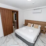 Apartamento Modern 2-bedroom With Terrace - By Hostmt St. Paul's Bay
