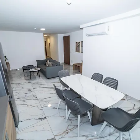 Modern 2-bedroom With Terrace - By Hostmt *