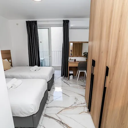 Modern 2-bedroom With Terrace - By Hostmt Сент-Полс-Бей