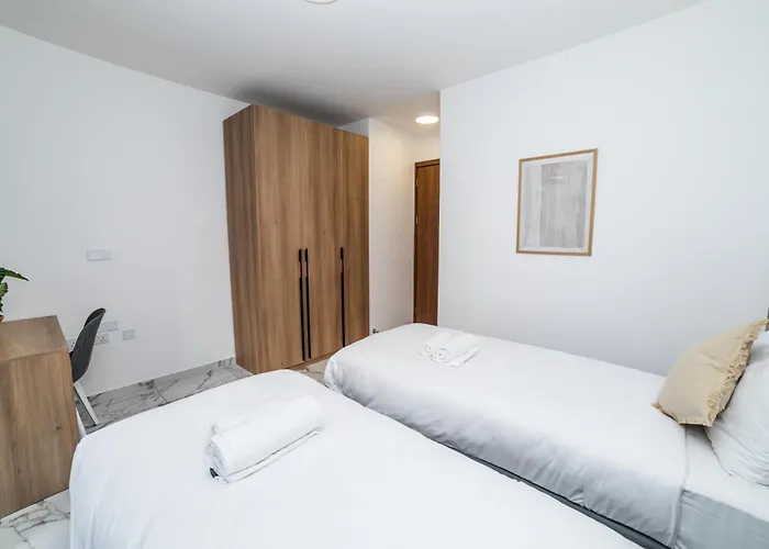 公寓 Modern 2-bedroom With Terrace - By Hostmt *