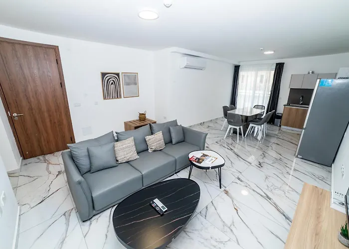 Modern 2-bedroom With Terrace - By Hostmt * 圣保罗湾城