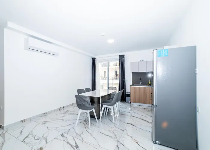 公寓 Modern 2-bedroom With Terrace - By Hostmt