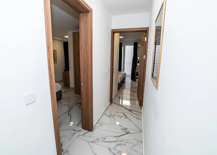 公寓 Modern 2-bedroom With Terrace - By Hostmt