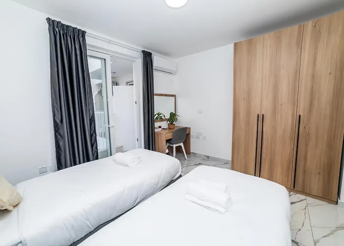 Modern 2-bedroom With Terrace - By Hostmt 公寓