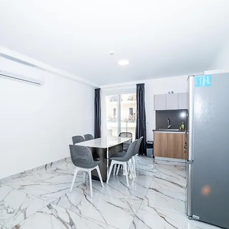 Apartment Modern Cosy Fully Equipped
