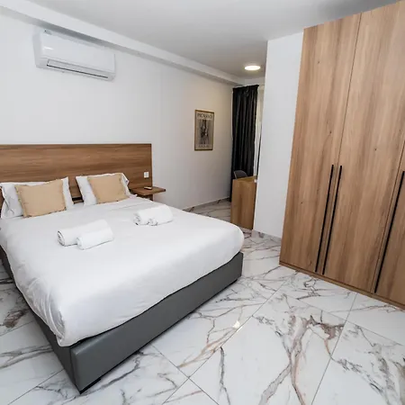 Modern 2-bedroom With Terrace - By Hostmt