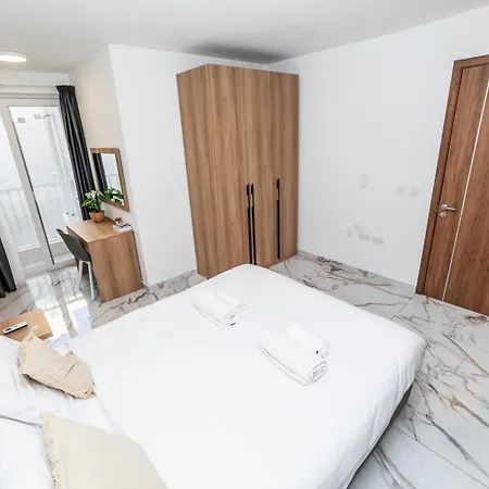 Modern 2-bedroom With Terrace - By Hostmt * St. Paul's Bay